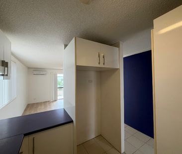 Spacious 2-Bedroom Apartment with Garage - Photo 6
