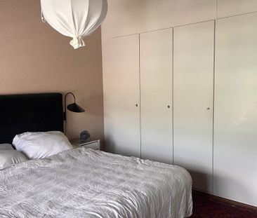 Nachmieter gesucht: 5.5-Zimmer-Architektenhaus mit Panorama-Seesich... - Photo 6