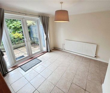 3 bedroom terraced house to rent - Photo 2