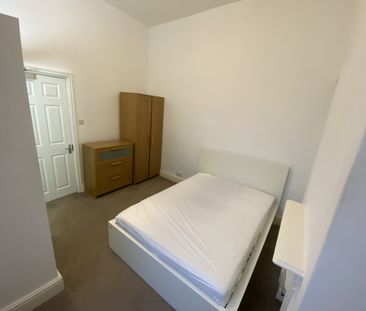 Room 5, 39, Broadgate, Preston - Photo 3