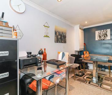 4 bedroom detached house to rent - Photo 3