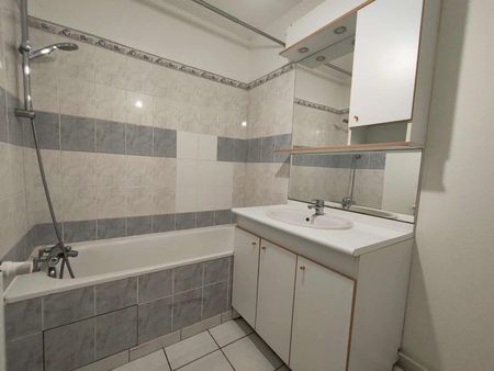 NANCY JARDIN D’EAU BEAU T3 DE 69 M2 AVEC BALCON ET EMPLACEMENT DE PARKING - Photo 5