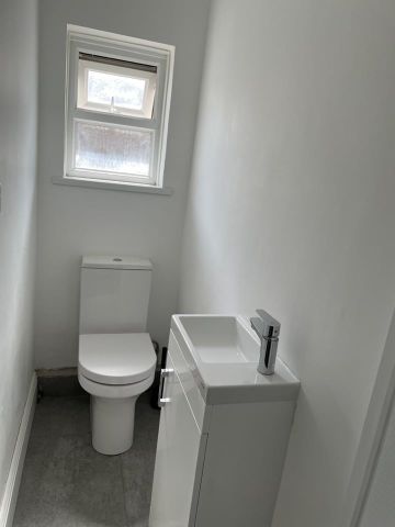 Room in a Shared House, Renters Avenue, NW4 - Photo 5