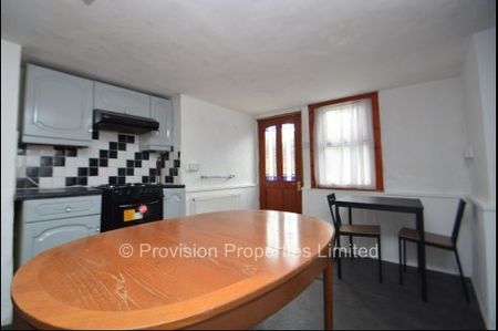 2 Bedroom Houses in Burley - Photo 4