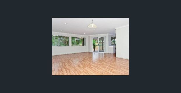 Modern Spacious Family Home in quiet complex - Photo 1