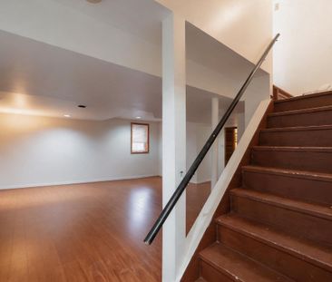 For Lease - 36 Dawlish Avenue, Aurora, Ontario - Photo 3