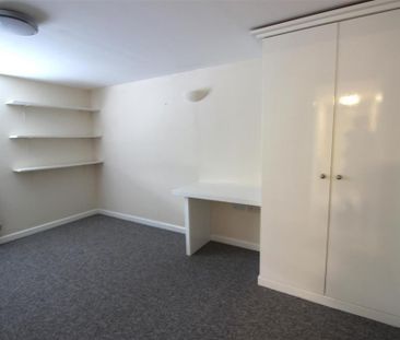 3 bedroom flat to rent - Photo 1