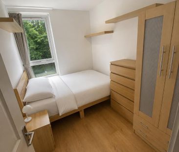 1 Bedroom Room in Flat Share To Rent - Photo 1