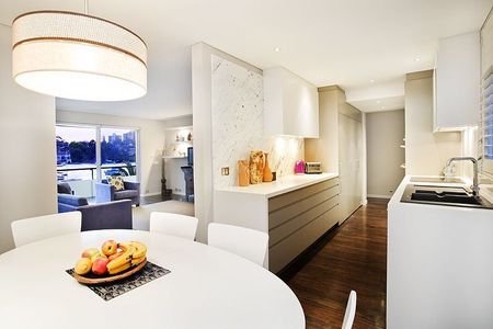 Exquisite Furnished Waterfront Apartment - Photo 2