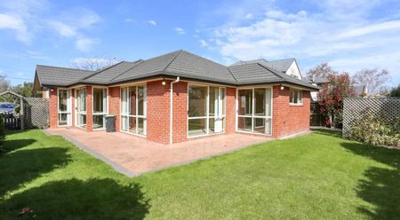 FOUR BEDROOM, TWO BATHROOM FAMILY HOME - Photo 3