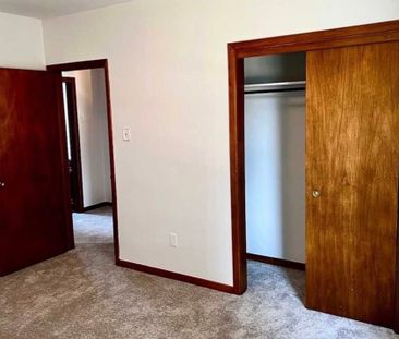 For Lease - 462 Tennyson Drive, Oakville, Ontario - Photo 5