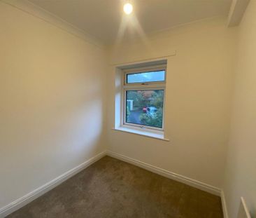 3 bedroom end of terrace house to rent - Photo 5