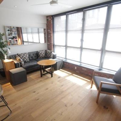 Stunning loft apartment in the Grafton building - Photo 3