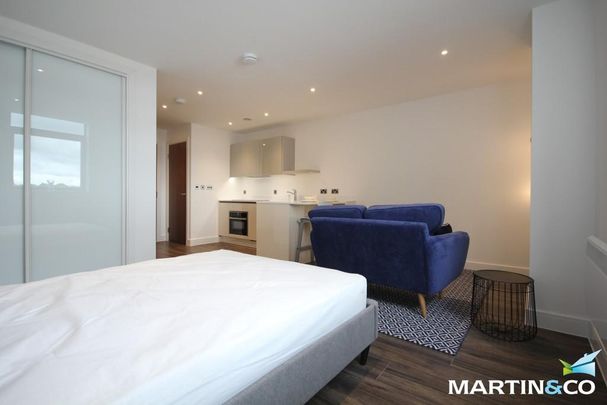 Studio to rent - Photo 1