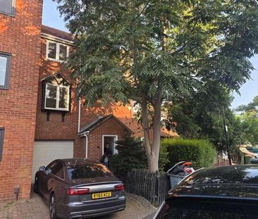 Linton Gardens, Beckton, E6 - Photo 6
