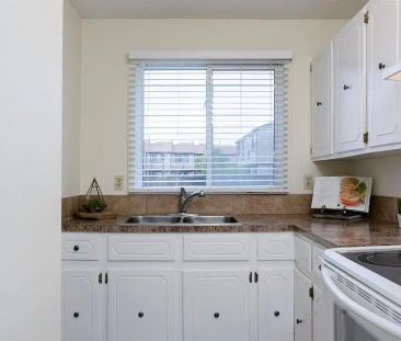 2-bedroom townhouse — 2 Bedrooms Townhouse - Photo 1