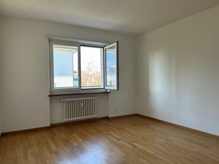 Charmante 4.5-Zimmer-Wohnung an ruhiger Lage - Photo 3