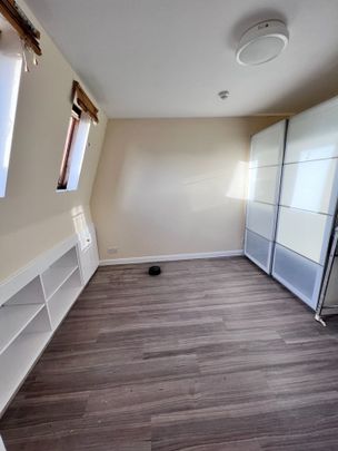 1 Bed Flat, Goldhawk Road, W12 - Photo 1