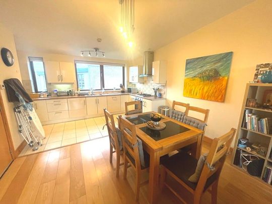 Stratton Walk, Adamstown, Co. Dublin ** HOUSE SHARE ** - Photo 1