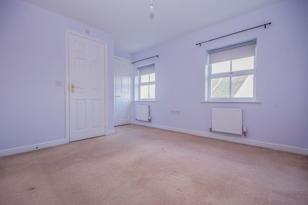 3 bedroom end of terrace house - Photo 1