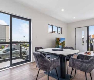 Perfect 3 BEDROOM in Flatbush - Photo 2