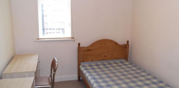 3 bedroom apartment to rent - Photo 2