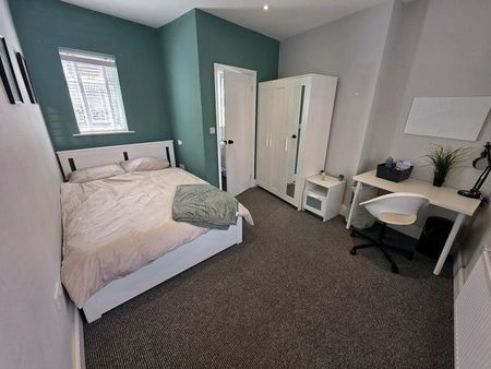 1 bedroom in a house share to rent - Photo 5