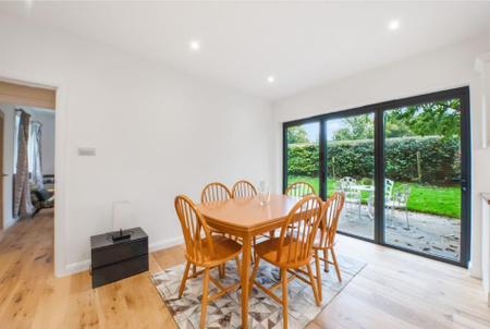 3 bedroom detached house to rent - Photo 3