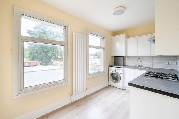 3 bedroom maisonette to rent - Photo 1