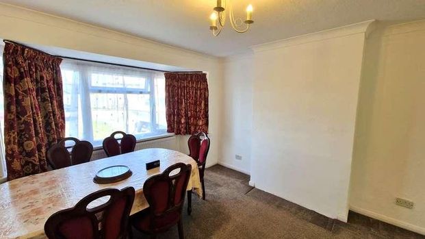 Fairmead Close, Hounslow, TW5 - Photo 1