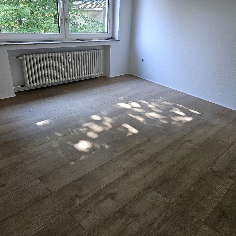 Geräumige Zweiraumwohnung mit ca. 67 m² Wohnfläche und Balkon - Photo 1