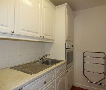 1 bedroom ground floor flat to rent - Photo 3