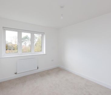 5 bedroom detached house to rent - Photo 2