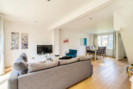 3 bedroom detached house to rent - Photo 2