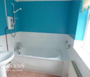 3 bedroom terraced house to rent - Photo 5
