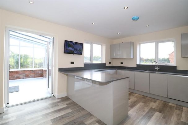 4 bedroom detached house to rent - Photo 1