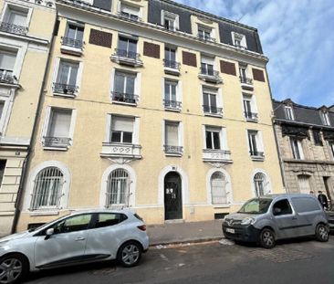 Location Appartement 4 pièces 80m² - Photo 2