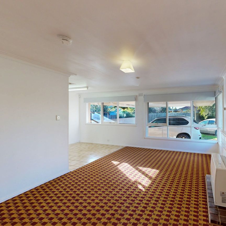 Comfort, Space & Location! - Photo 1