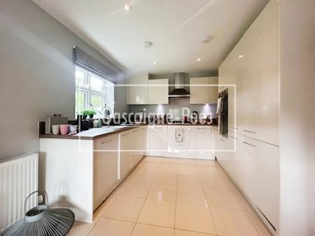 Freshers Grove, Earley, Reading, RG6 - Photo 4