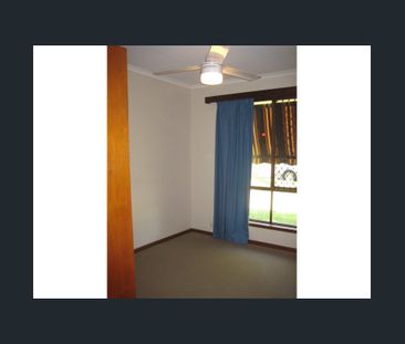 1 Wambaya Street, Belmont QLD 4153 - House For Rent | Domain - Photo 6