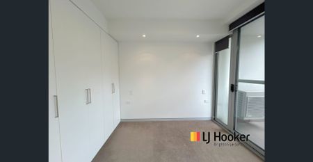 MODERN & SPACIOUS 2 BEDROOM + 2 BATHROOM APARTMENT WITH STUDY NOOK. - Photo 2