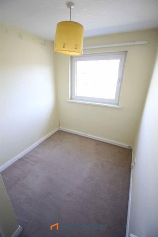 4 Bedroom House - Terraced - Photo 2