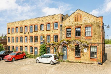 Athelstan Place, TW2, London - Photo 3