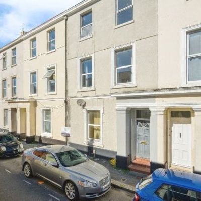 33, Plymouth, PL4 - Photo 1