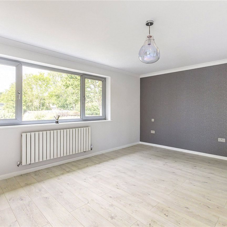 Great North Road, Brookmans Park - Photo 1