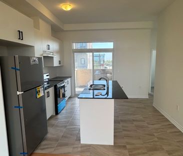 For Lease - 103 Inverary Crescent, Vaughan, Ontario - Photo 6