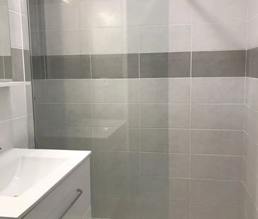 Location Appartement 3 pièces 54m² CANNES 06400 - Photo 3
