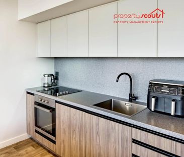 Modern Two-Bedroom Apartment in Prime Lower Hutt Location - Photo 1