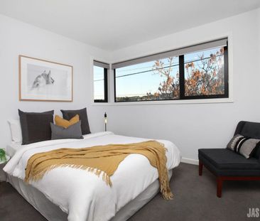 Tranquil home in sought-after Yarraville location - Photo 5