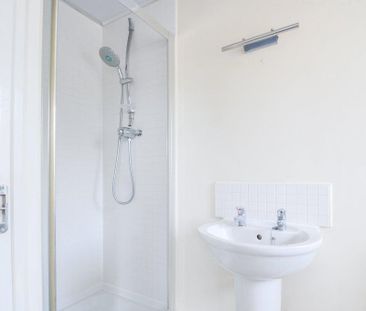 3 bedroom end of terrace house to rent - Photo 1